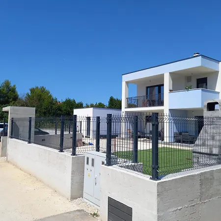 Strkalj Apartment Sukošan