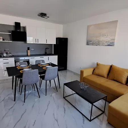 Strkalj Apartment *