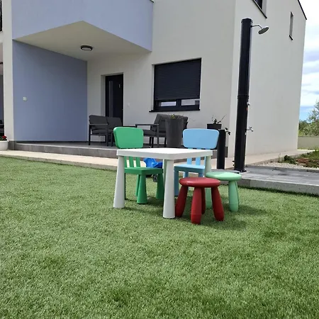 Strkalj Apartment Sukošan